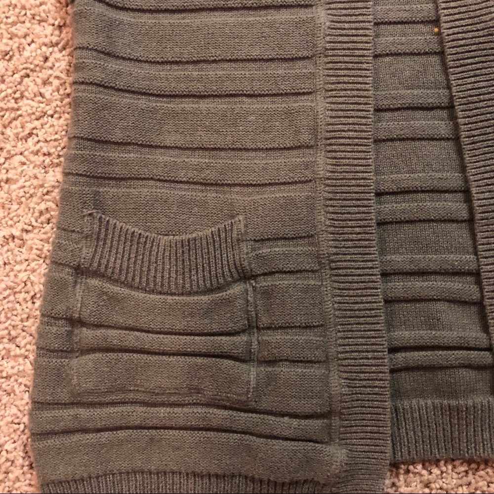 Cardigan - Picture 2 of 3
